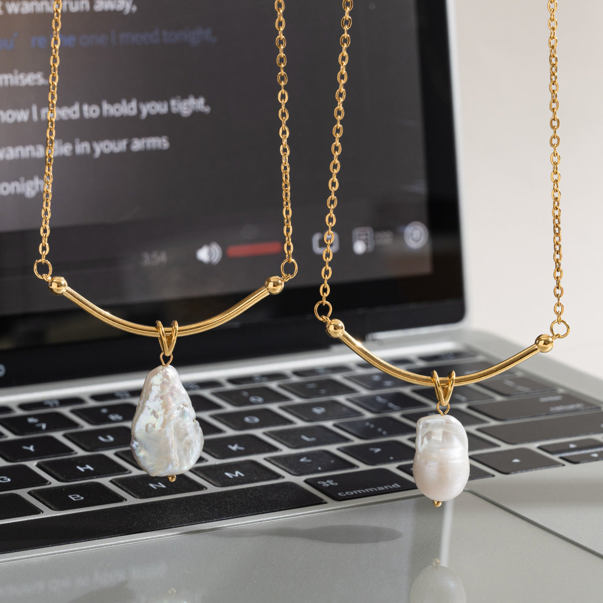 Baroque Freshwater Pearl Curved Bar Necklace